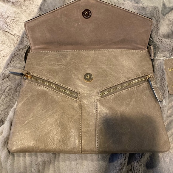 Crossbody - Picture 2 of 4